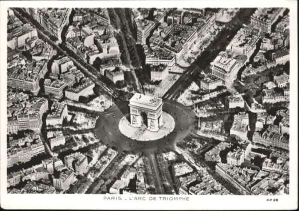 Paris Fliegeraufnahme Arc de Triomphe