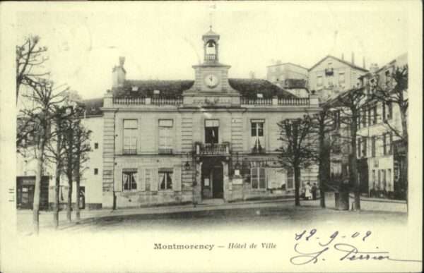 Montmorency Hotel de Ville