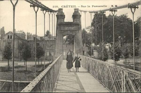 Creteil Sur la Passerelle Brücke