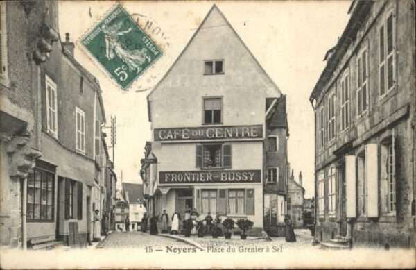 Noyers Place Grenier Sel Cafe Centre