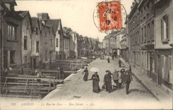 Amiens Rue du Dom Din Street