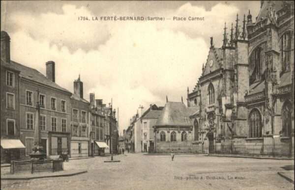 La Ferte-Bernard Place Carnot Brunnen