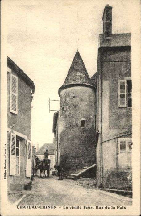Chinon Chateau Rue Paix