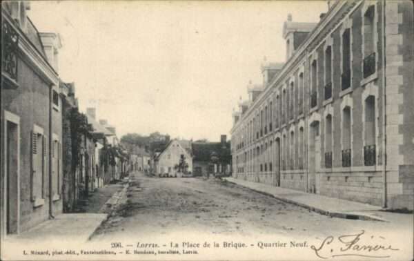 Lorris Place Brique Quartier Neuf