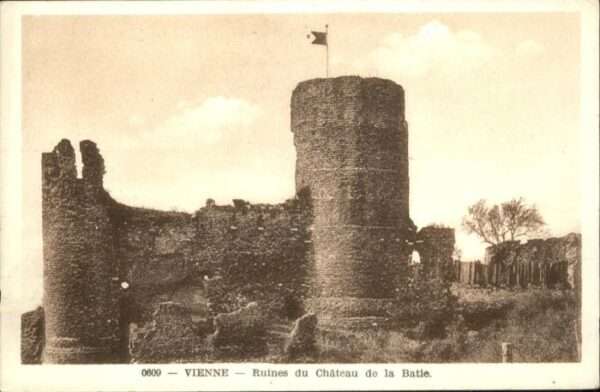 Vienne Ruines Chateau Batie