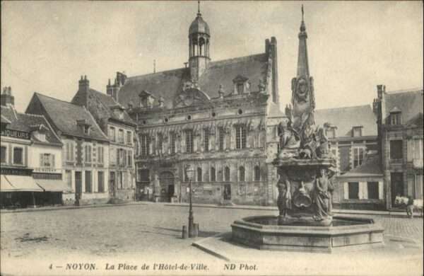 Noyon Place Hotel de Ville