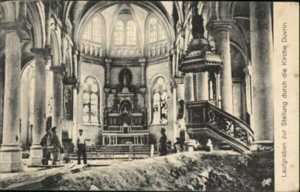 Duvrin Kirche Laufgraben