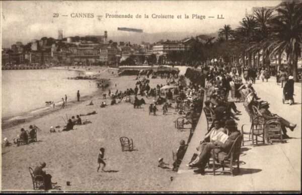 Cannes Alpes-Maritimes Cannes Promenade Croisette Plage