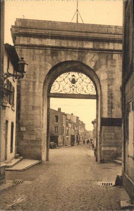 Saint-Maixent Sarthe Porte Chalons Faubourg