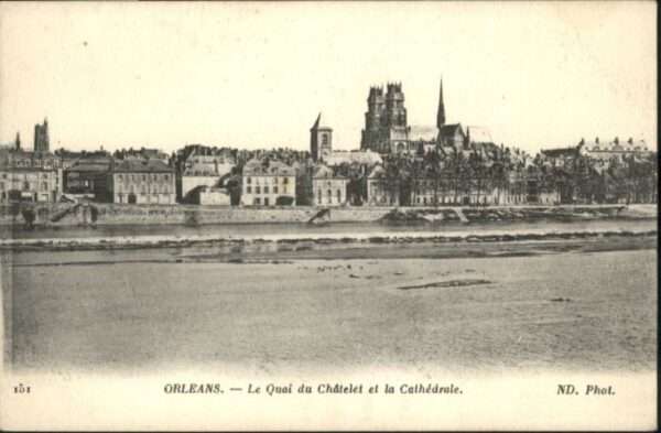 Orleans Loiret Orleans Quai Chatelet Cathedrale