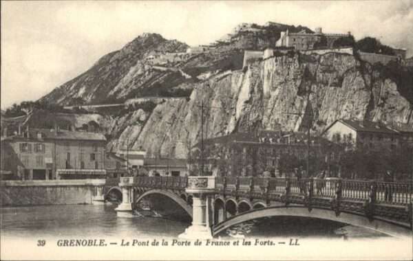 Grenoble Pont Porte France Forts