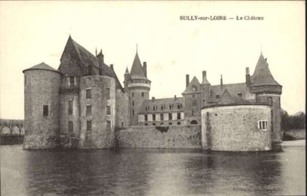 Sully-sur-Loire Chateau