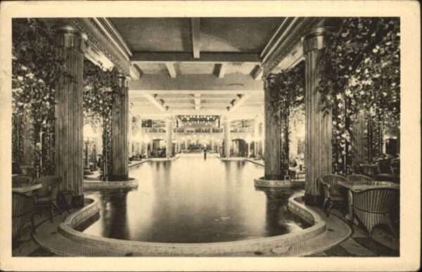 Paris Le Lido La Piscine
