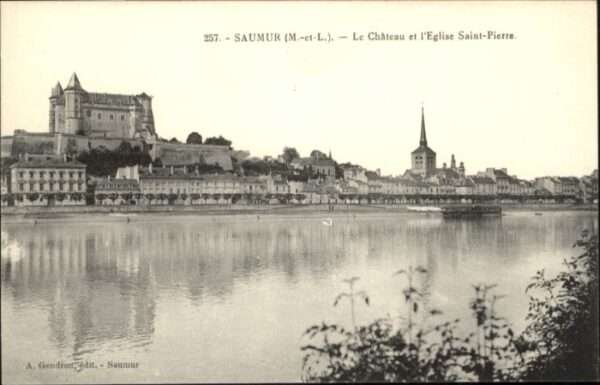 Saumur Chateau Eglise Saint-Pierre