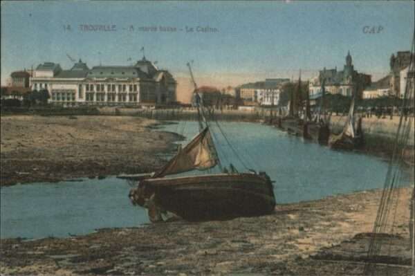 Trouville Maree basse Le Casino