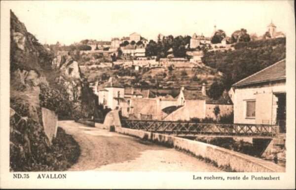 Avallon Les rochers