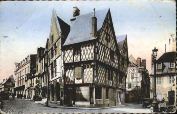 Bourges Angles des Rues Pellevoisin Cambournac