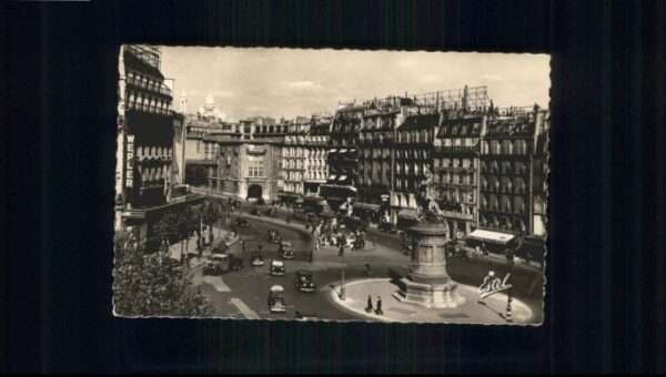 Paris Place Clichy