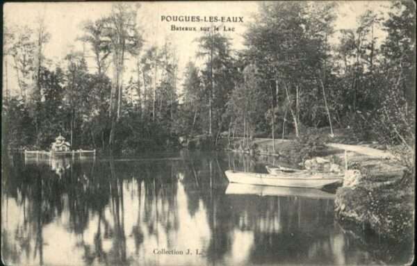 Pougues-les-Eaux Bateau sur le Lac