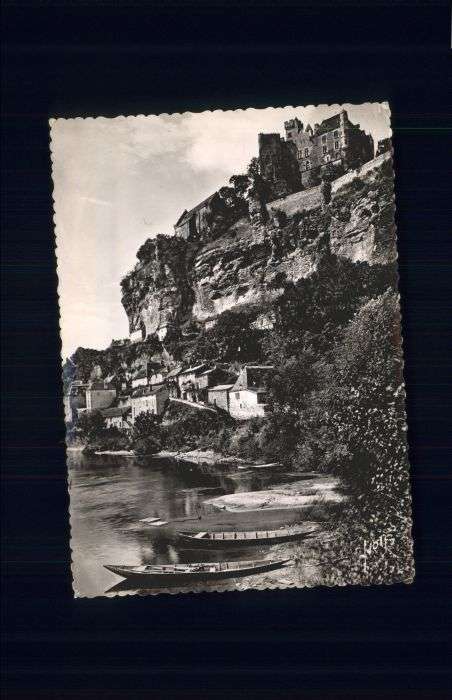 Beynac-et-Cazenac Village Chateau
