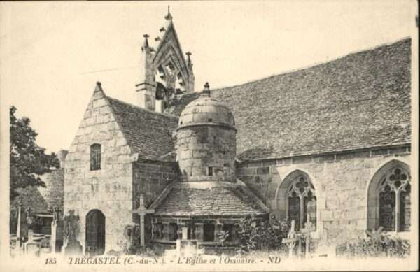 Tregastel Eglise Ossuaire