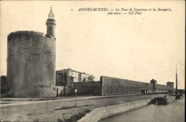 Aigues-Mortes Tour Constance Remparts Cote Nord