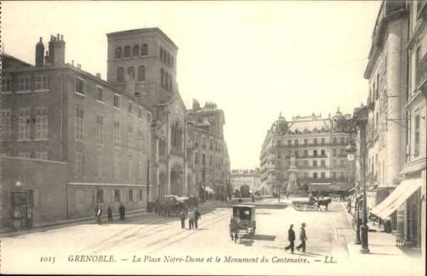 Grenoble Place Notre-Dame Monument Centenaire