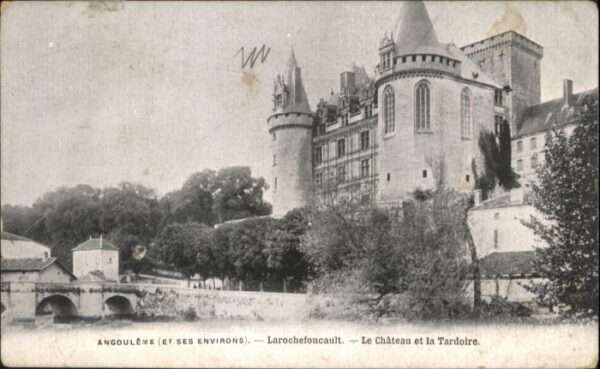 La Rochefoucauld Larochefoucault Angouleme Chateau Tardo