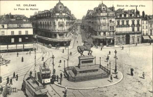 Orleans Loiret Orleans Strassenbahn Place Martroi Stat