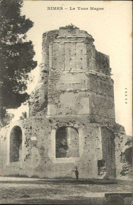 Nimes Tour Magne