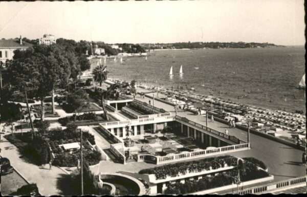Juan-les-Pins Antibes 06 Juan-les-Pins les jardins publics plage