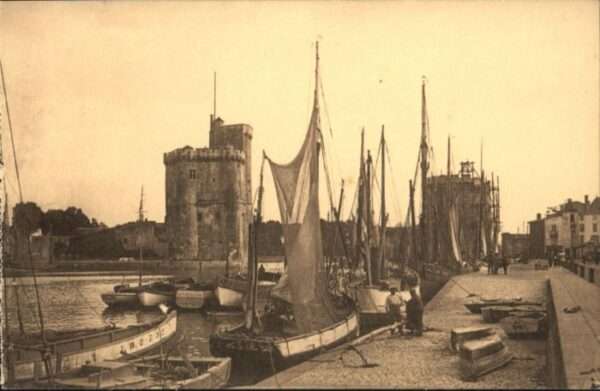 La Rochelle Charente-Maritime La_Rochelle Sortie du Port