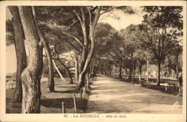 La Rochelle Charente-Maritime La_Rochelle Allee du Mail