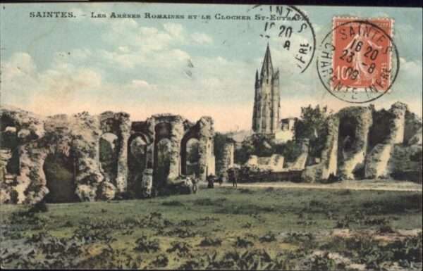 Saintes Les Arenes Romaines le Clocher Saint Eu