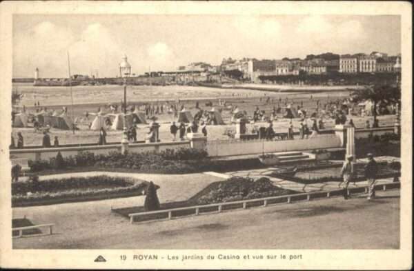 Royan 17 Royan les jardins du Casino le port