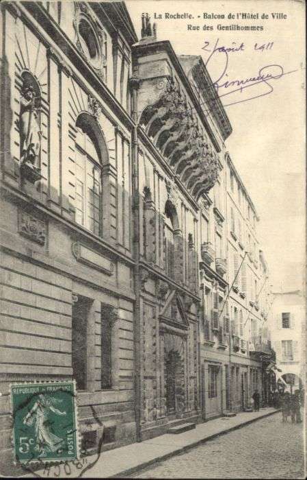La Rochelle Charente-Maritime La_Rochelle Balcon de l_Hotel de Ville