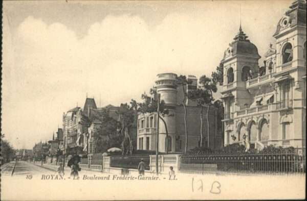 Royan 17 Royan le Boulevard Frederic Garnier
