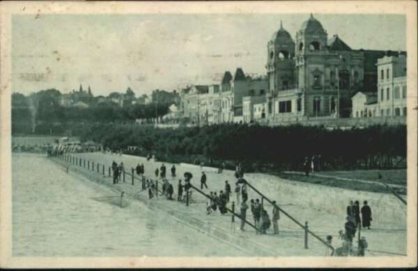 Royan 17 Royan la Facade la Jetee de Foncillon