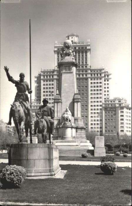 Daganzo de Arriba Madrid Monumento Cervantes Edificio Esp