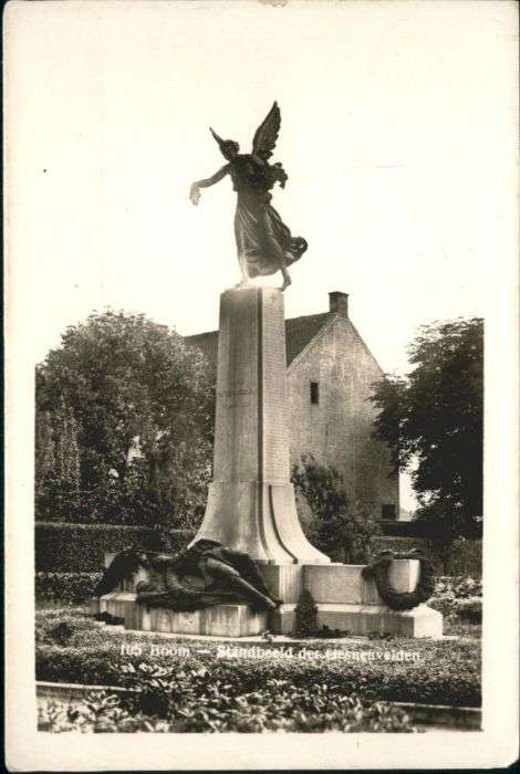 Boom Monument