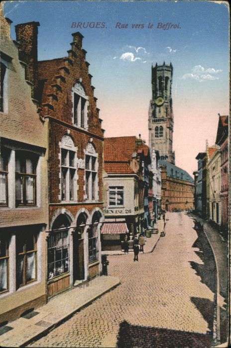 Bruges BRUGGE Belgie Bruges Rue vers le Beffroi