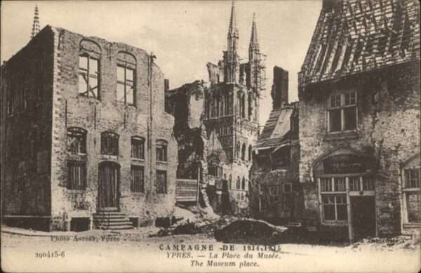 Ypern Ypres Ypres la Place du Musee Zerstörung