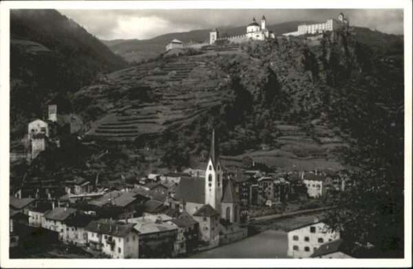 Klausen  Eisacktal Suedtirol Klausen Eisack Kirche