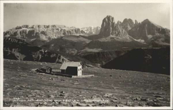Sassolungo Langkofel Sassolungo Rifugio Resciesa Süd Tirol
