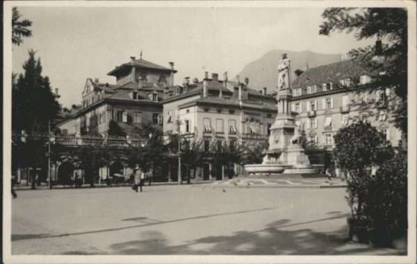 Bolzano Piazza Vittorio Emanuele