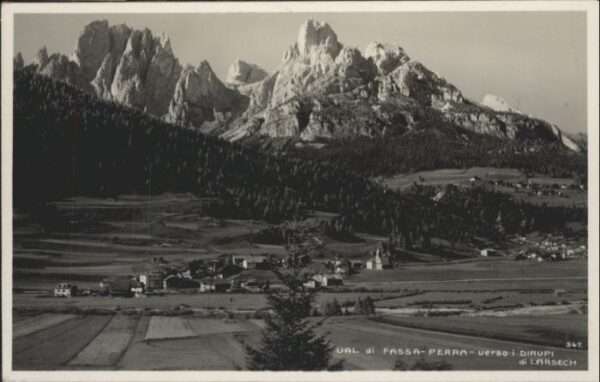 Pera di Fassa Larsech Süd Tirol