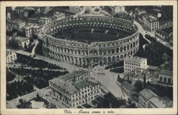 Pola Pula Croatia Pola Arena presa a volo