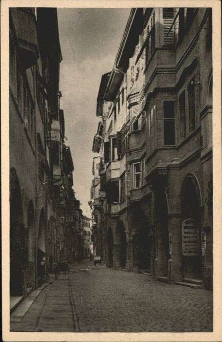 Bozen Suedtirol Bozen Laubengasse