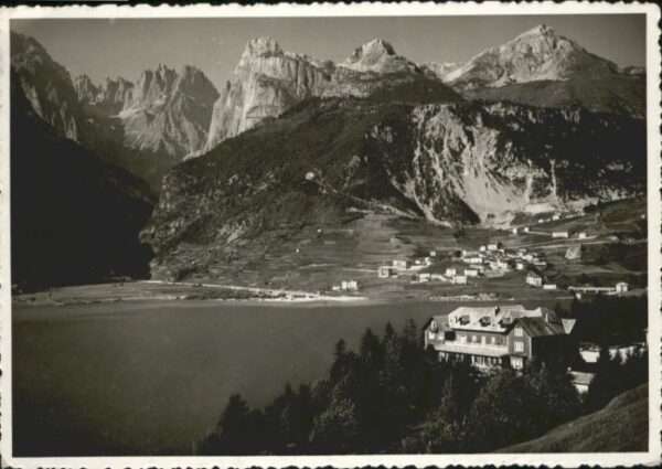 Lago Molveno Dolomiti Brenta