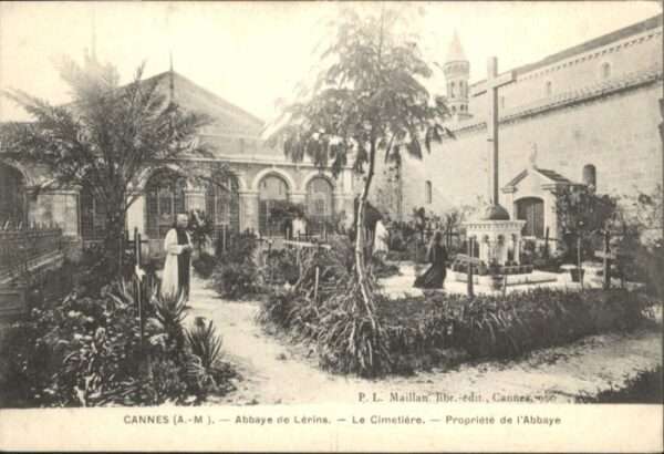 Cannes Alpes-Maritimes Cannes Lerins le Cimetiere Propriete de
